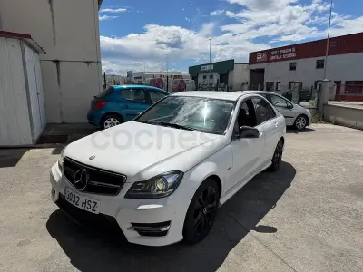 Usado Mercedes C200 136 CV (100 kW) 2013 Blanco Berlina