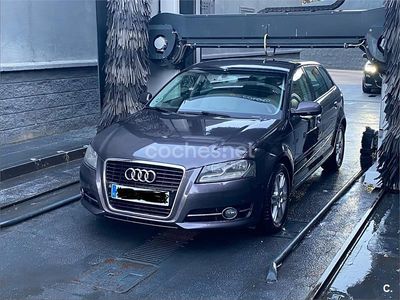 Usado Audi A3 Ambition 105 CV (77 kW) 2011 Gris / plata Utilitario