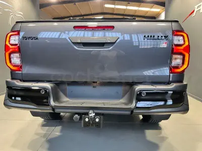 Nuevo Toyota HiLux Sport 204 CV (150 kW) 2026 Gris / plata Pickup/Camioneta