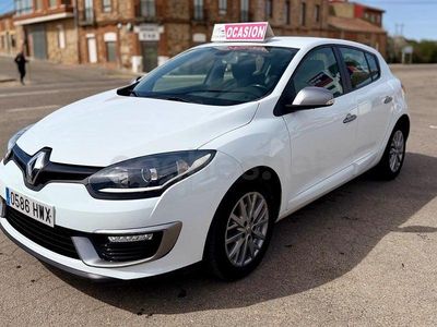 Begagnad Renault Mégane Business 95 HK (69 kW) 2015 Vit Sedan