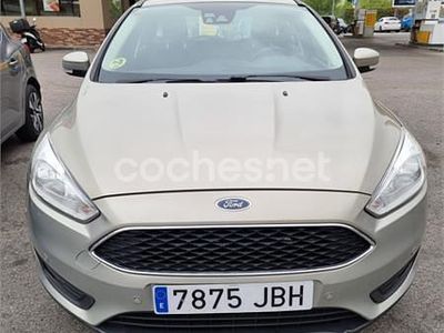 Usado Ford Focus Trend 115 CV (84 kW) 2014 Beige Berlina