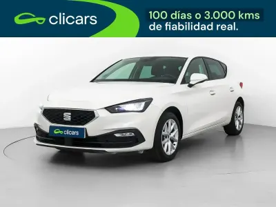Usado Seat Leon Style 110 CV (80 kW) 2021 Blanco Berlina
