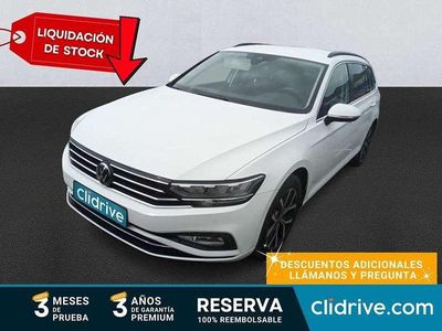 Usado VW Passat Executive 150 CV (110 kW) 2022 Blanco Familiar