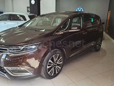 Usado Renault Espace Initiale 160 CV (117 kW) 2016 Granate Monovolumen