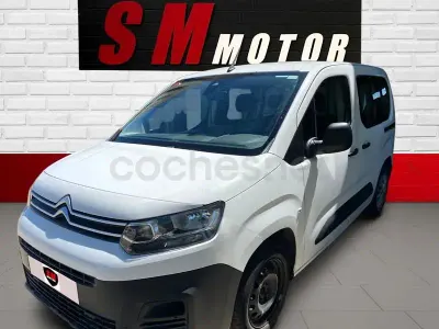 Usado Citroën Berlingo Live 102 CV (75 kW) 2021 Blanco Monovolumen