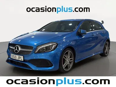 Usado Mercedes A180 AMG line 109 CV (80 kW) 2016 Azul Utilitario