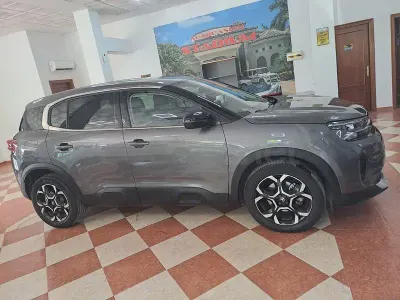 Usado Citroën C5 Aircross 131 CV (96 kW) 2024 Gris / plata SUV
