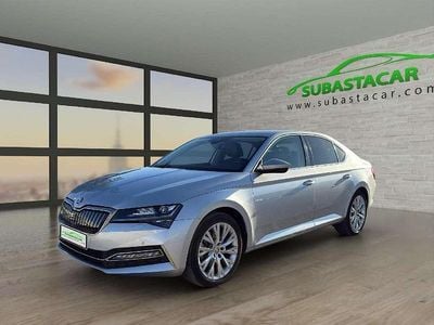 Usado Skoda Superb Style 218 CV (160 kW) 2021 Plateado Berlina