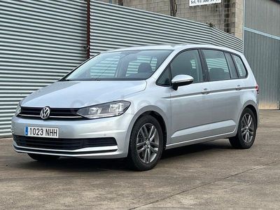 Gris / plata Usado 2016 VW Touran Edition Monovolumen | 14.500 € (Precio justo)