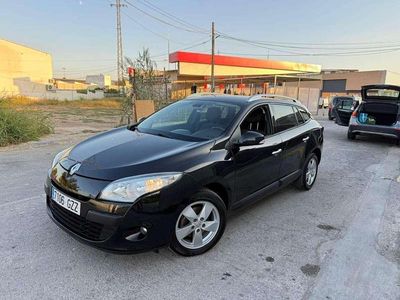 Negro Usado 2010 Renault Mégane GrandTour Familiar | 5490 € (Precio justo)