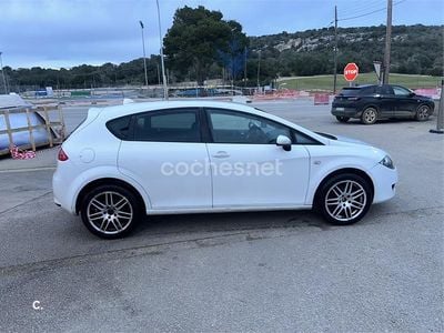 Usado Seat Leon Reference 105 CV (77 kW) 2007 Blanco Berlina