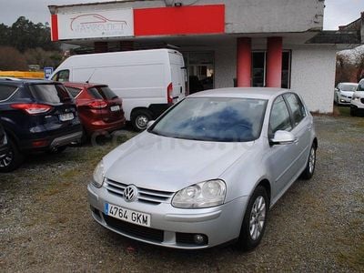 Gris / plata Usado 2009 VW Golf Highline Berlina | 4500 € (Precio justo)