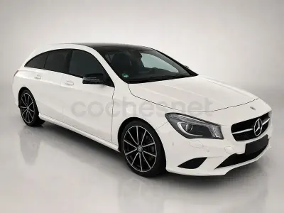 Usado Mercedes CLA180 Shooting Brake 122 CV (89 kW) 2015 Blanco Familiar