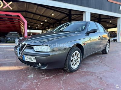 Usado Alfa Romeo 156 Distinctive 150 CV (110 kW) 2001 Gris / plata Berlina