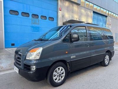 Usado Hyundai H-1 140 CV (102 kW) 2006 Gris / plata Monovolumen
