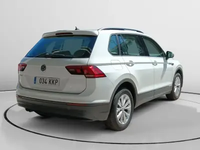 Käytetty VW Tiguan Edition 125 HP (91 kW) 2018 Valkoinen Katumaasturi