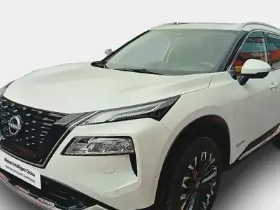Usado Nissan X-Trail Tekna 204 CV (150 kW) 2025 Kori white metalizado SUV