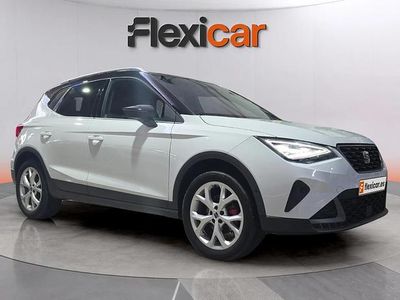 Usado Seat Arona FR 150 CV (110 kW) 2023 Blanco SUV