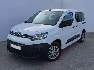 Usado Citroën Berlingo Live 102 CV (75 kW) 2022 Blanco Monovolumen