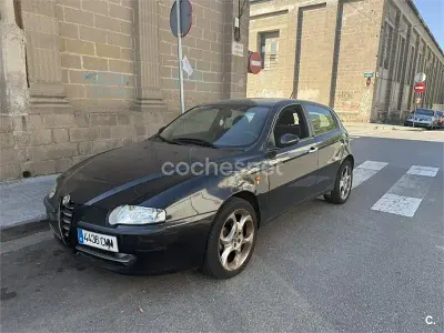 Usado Alfa Romeo 147 Distinctive 120 CV (88 kW) 2003 Negro Utilitario