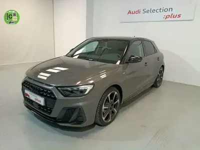 Używany Audi A1 Black Edition 116 KM (85 kW) 2025 Szary SUV