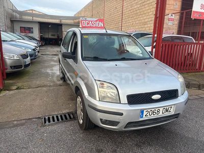 Gris / plata Usado 2005 Ford Fusion Berlina | 3300 € (Un poco caro)