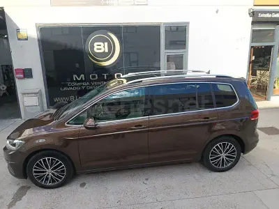 Usado VW Touran Sportline 150 CV (110 kW) 2016 Marrón Monovolumen