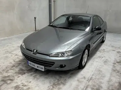 Usado Peugeot 406 Coupe 136 CV (100 kW) 2003 Gris / plata Coupe