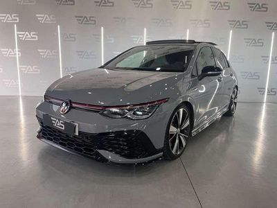 Usado VW Golf VIII GTI 300 CV (220 kW) 2021 Gris Utilitario