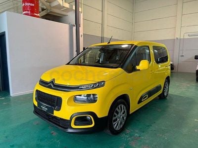 Usado Citroën Berlingo Feel 110 CV (80 kW) 2020 Amarillo Monovolumen