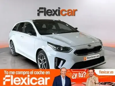 Usado Kia Ceed GT GT-Line 120 CV (88 kW) 2019 Blanco Familiar