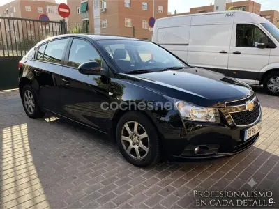 Usado Chevrolet Cruze LT 163 CV (119 kW) 2012 Negro Berlina