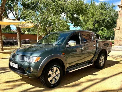 Usado Mitsubishi L200 Intense+ 136 CV (100 kW) 2006 Gris / plata Pickup/Camioneta
