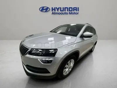 Usado Skoda Karoq Ambition 110 CV (80 kW) 2021 Gris / plata SUV