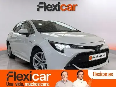 Używany Toyota Corolla Active 122 KM (89 kW) 2021 Biały