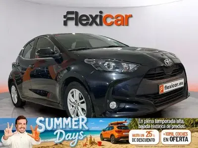 Usado Toyota Yaris Edition 125 CV (91 kW) 2020 Negro