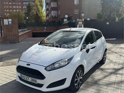 Blanco Usado 2016 Ford Fiesta Trend Berlina | 5800 €