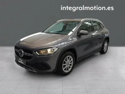 Usado Mercedes GLA180 Business 115 CV (84 kW) 2020 Gris SUV