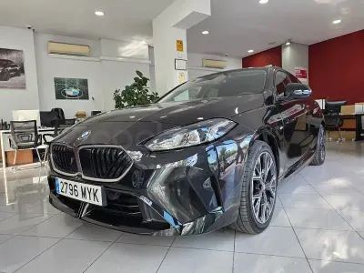 Begagnad BMW 120 Comfort Edition 163 HK (119 kW) 2025 Svart Halvkombi