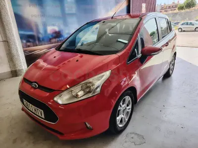 Usado Ford B-MAX Trend 100 CV (73 kW) 2013 Rojo Monovolumen