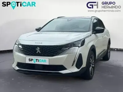 Usado Peugeot 3008 Allure 130 CV (95 kW) 2021 Blanco SUV