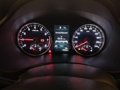 Usado Kia Stonic 100 CV (73 kW) 2025 Gris / plata SUV