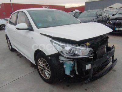 Usado Kia Rio 84 CV (61 kW) 2022 Blanco Berlina