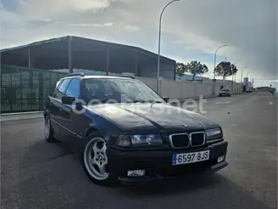 Usado BMW 320 150 CV (110 kW) 1996 Negro Familiar