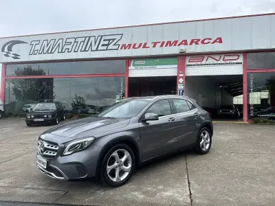Käytetty Mercedes GLA180 122 HP (89 kW) 2018 Harmaa Katumaasturi