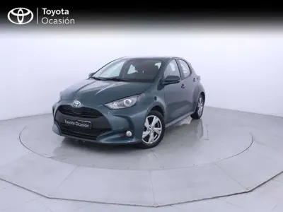 Usado Toyota Yaris Active 116 CV (85 kW) 2025 Verde Utilitario