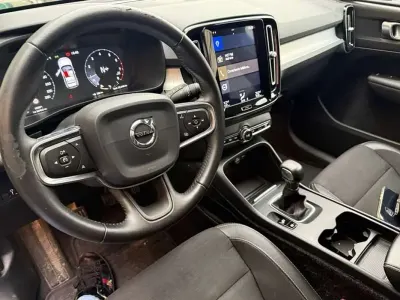 Usado Volvo XC40 Momentum 162 CV (119 kW) 2019 Negro SUV