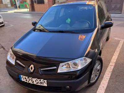 Usado Renault Mégane III 106 CV (77 kW) 2008 Negro Berlina