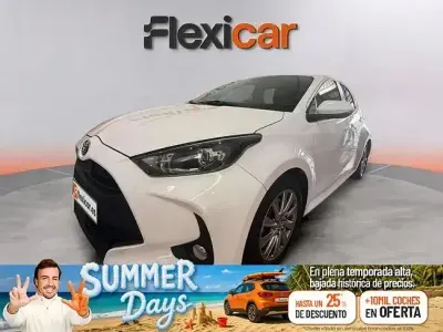 Usado Toyota Yaris Active 116 CV (85 kW) 2023 Blanco Utilitario
