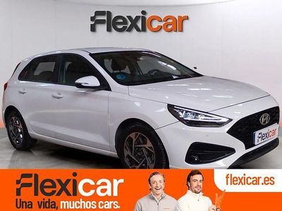 Usado Hyundai i30 120 CV (88 kW) 2024 Blanco Berlina